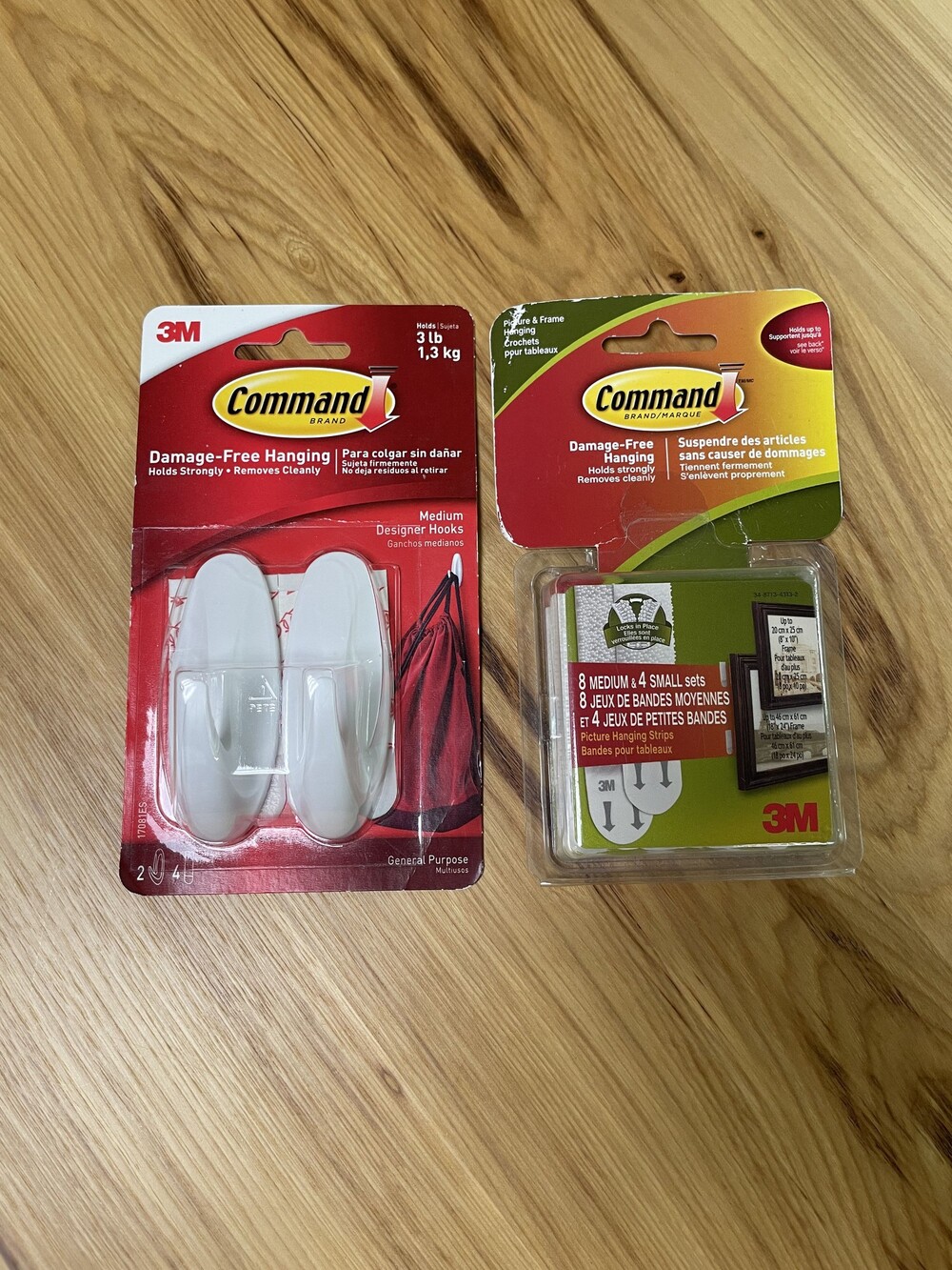 Command Medium Designer Hooks 2-Hooks White Damage-Free Hanging